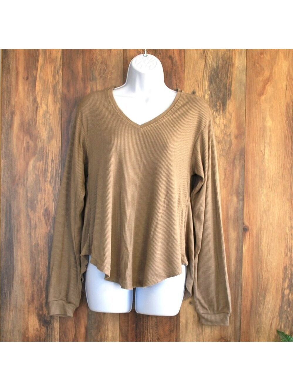 White Crow Women's V Neck Ribbed Long Sleeve Sweater M
